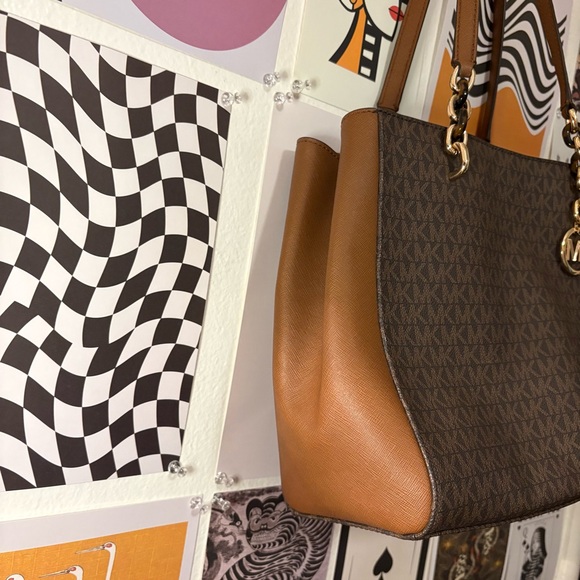 Michael Kors Monogram Shoulder Bag w/ MK Charm & Tortoise Chain Accents – Brown - Picture 6 of 16